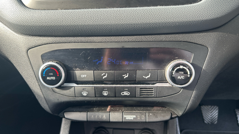 Hyundai i20 1.2 Blue Drive Premium 5dr Petrol Hatchback